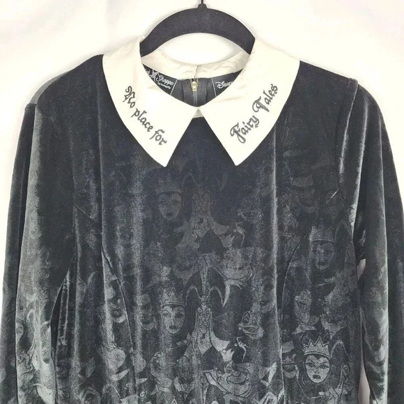 Loungefly Stitch Shoppe DISNEY VILLAINS VELVET EMBOSSED PRINT KIANA Dress Small - Picture 3 of 10